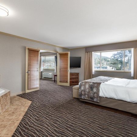 Prestige Radium Hot Springs Resort, Worldhotels Crafted Εξωτερικό φωτογραφία