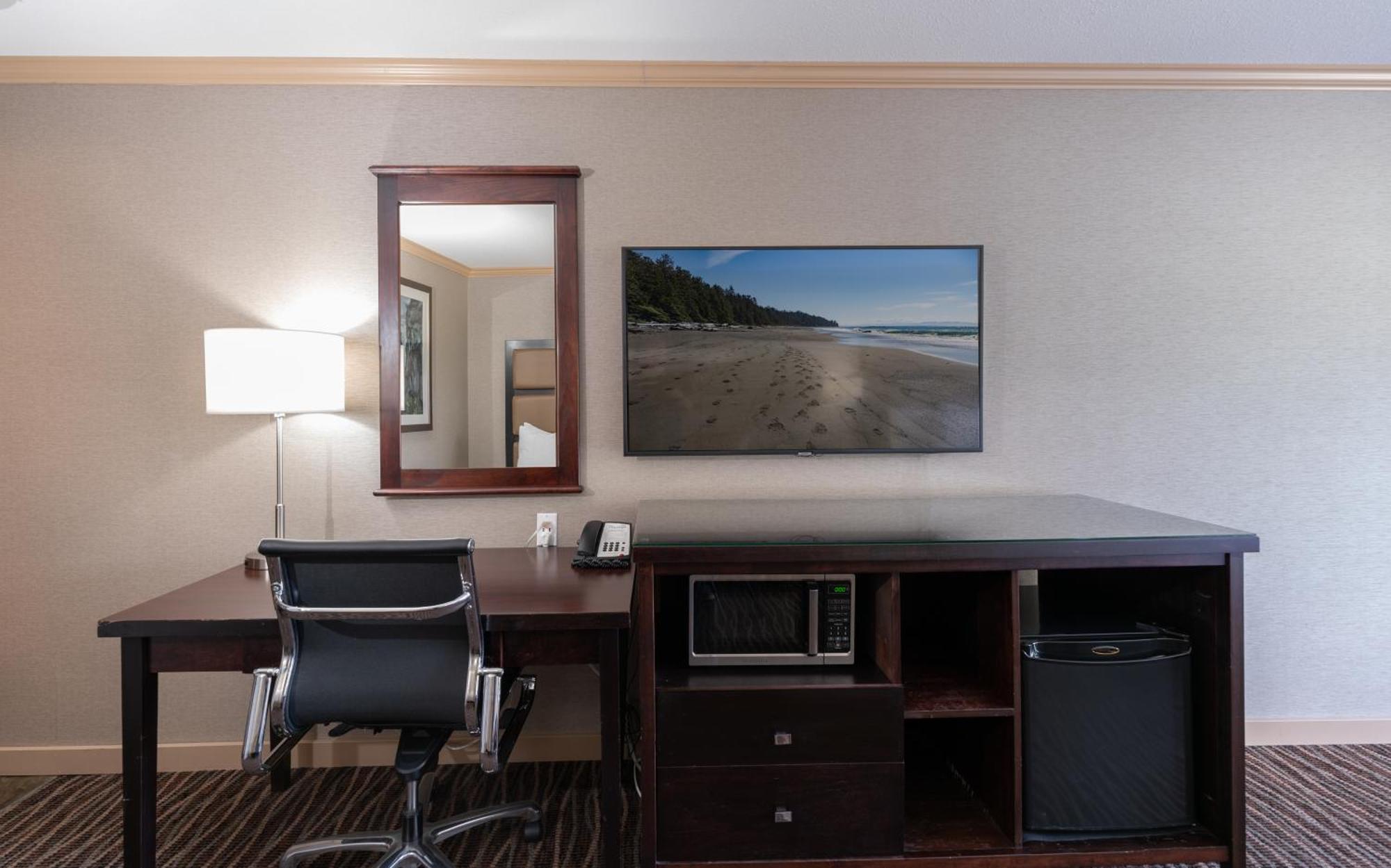 Prestige Radium Hot Springs Resort, Worldhotels Crafted Εξωτερικό φωτογραφία